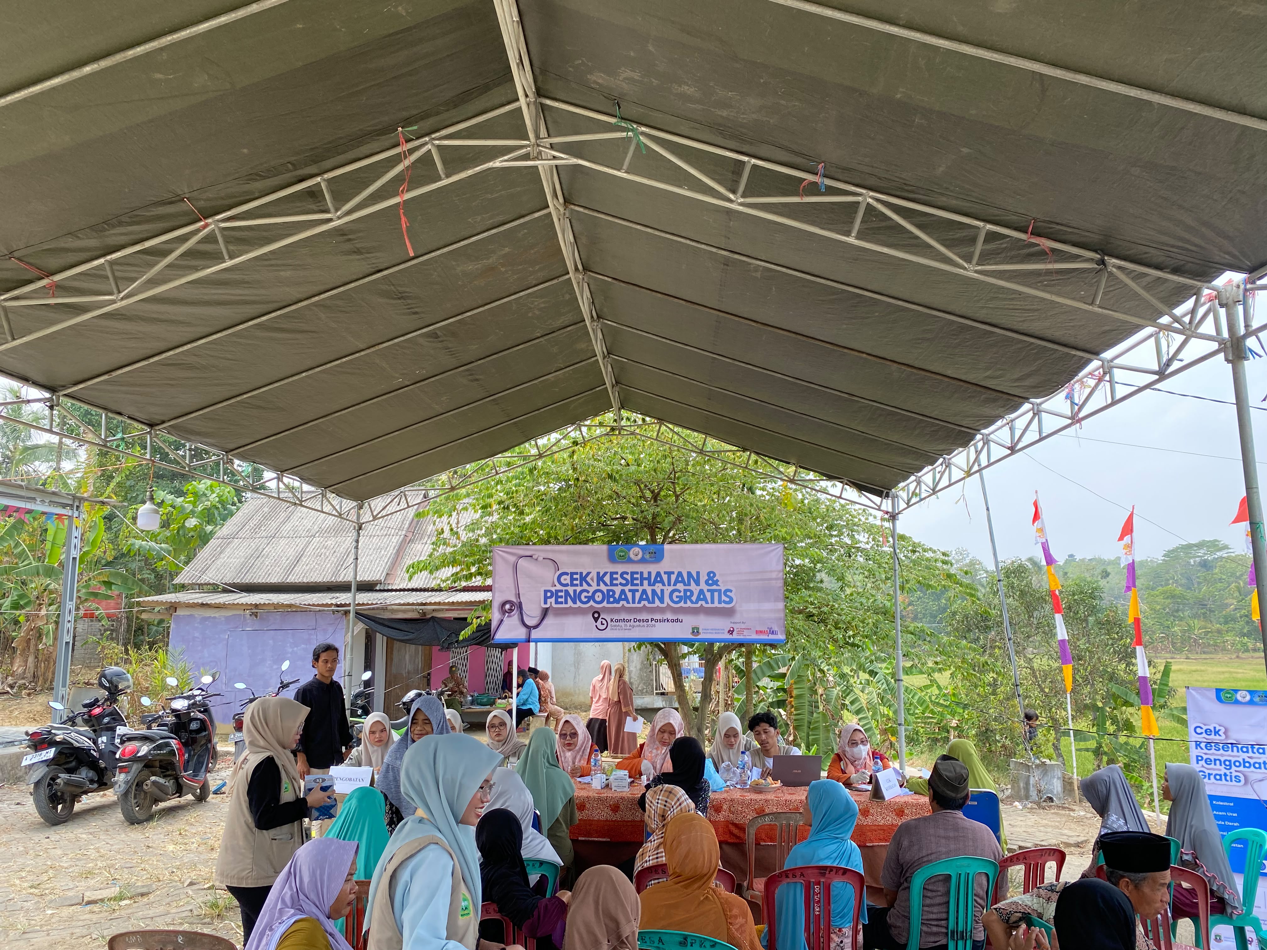 Peduli Kesehatan Warga, Mahasiswa KKN UNMA Banten Gelar Cek Kesehatan dan Pengobatan Gratis di Desa Pasirkadu